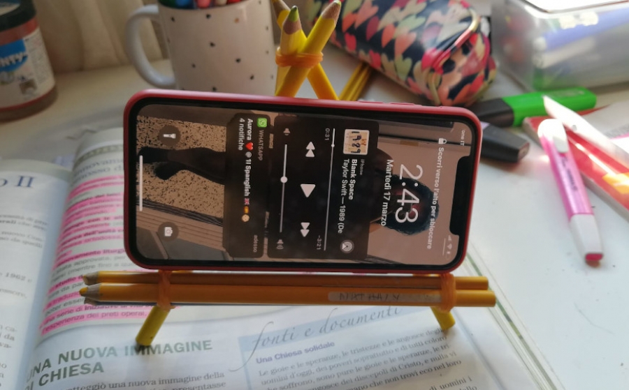 Distanti ma vicini: le attività educative di Punto Luce e Fuoriclasse 2.0