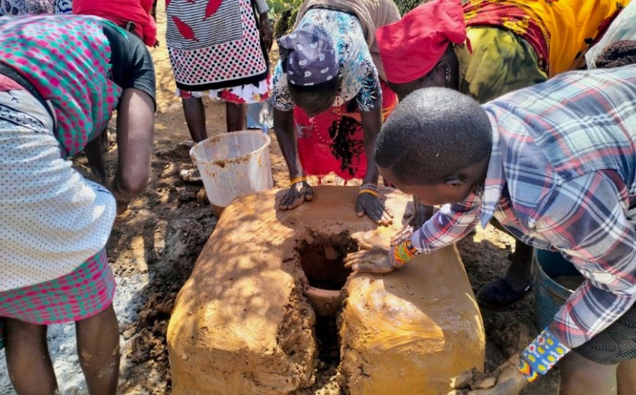 Genere, cambiamento climatico e clean cooking: tra accesso all&rsquo;energia ed empowerment femminile in Uganda e Kenya