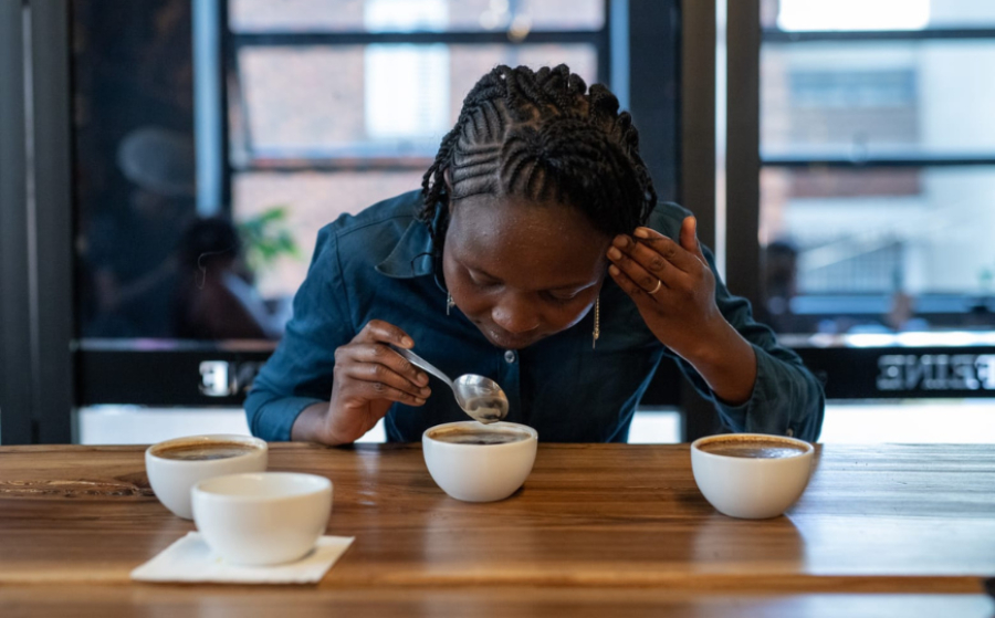 Dietro ogni chicco: voci dalla filiera del caff&egrave; in Kenya